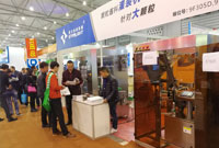 星火全自動(dòng)灌裝機(jī)參展96屆糖酒會(huì)